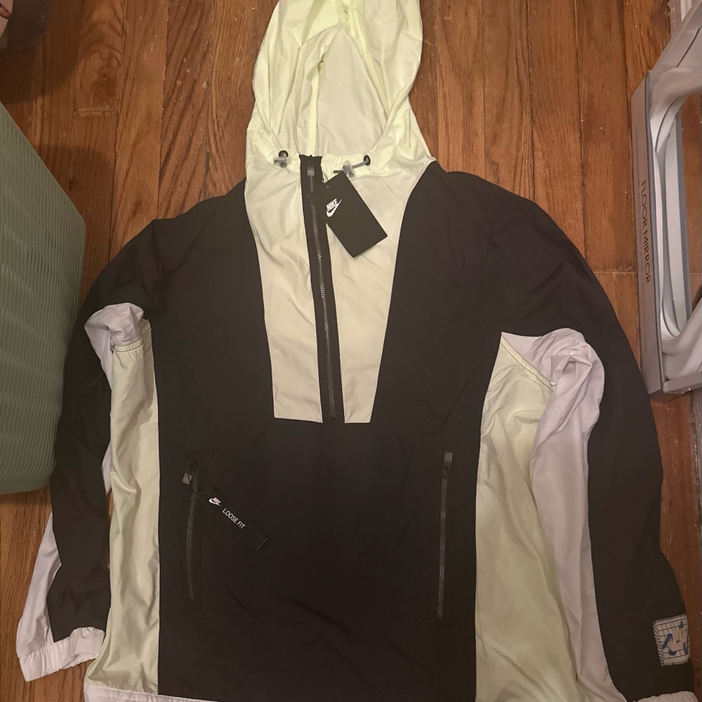 Women’s Nike Windbreaker